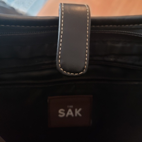 The Sak Pouchette 8 x 10 - Picture 4 of 4